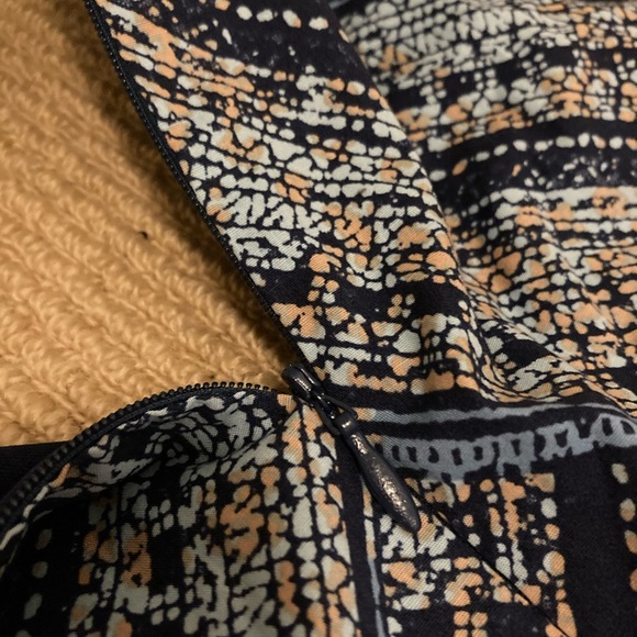 Le Chateau wedding guest / formal dress - Picture 2 of 7